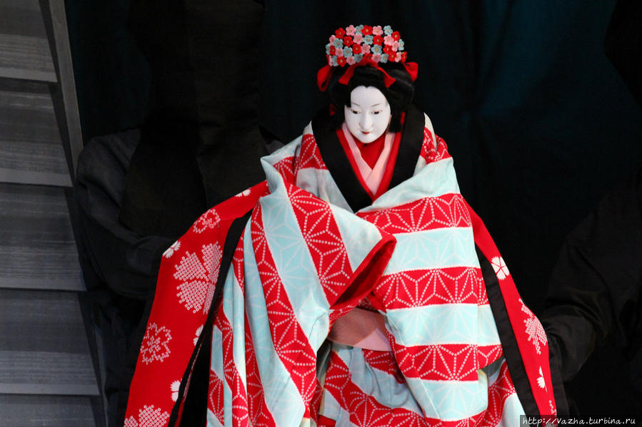 Кукольный театр Бунраку был создан в эпоху Нара 710-794 годы. Киото, Япония