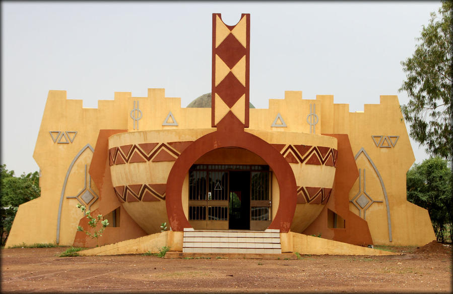 Маски Буркина-Фасо или лучший музей в Западной Африке Уагадугу, Буркина-Фасо