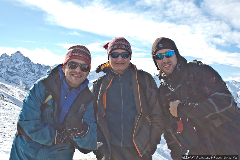 Tres amigos y cuatro cumbres Иле-Алатауский Национальный Парк, Казахстан