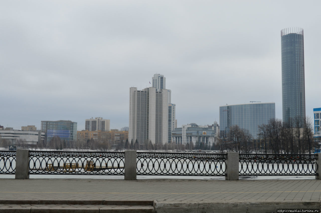 Екатеринбург-Сити. Вид с левобережья Екатеринбург, Россия
