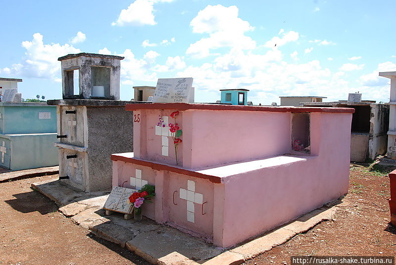 Странное кладбище Колон, Куба