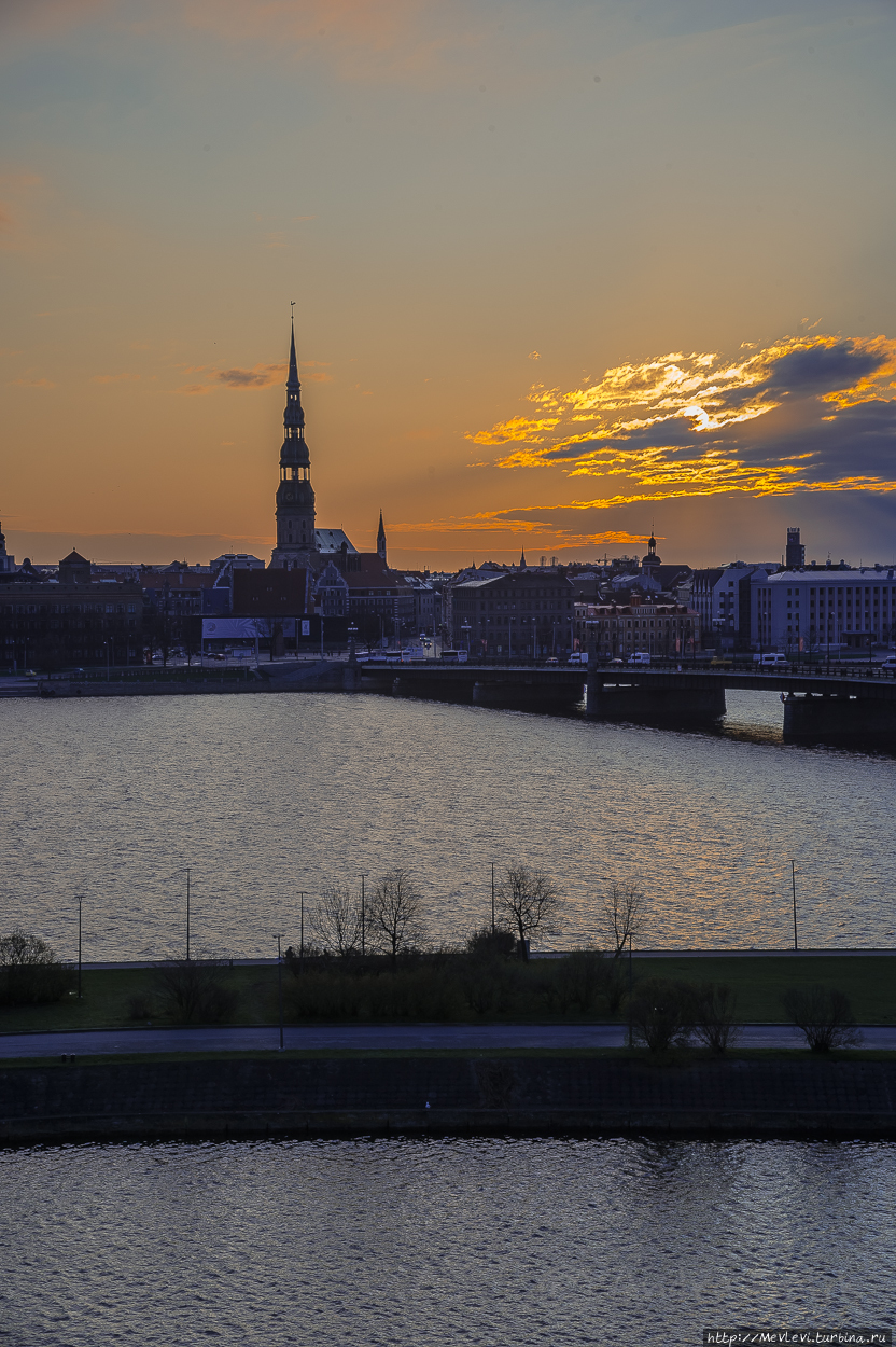 Рассвет над Даугавой Рига, Латвия
