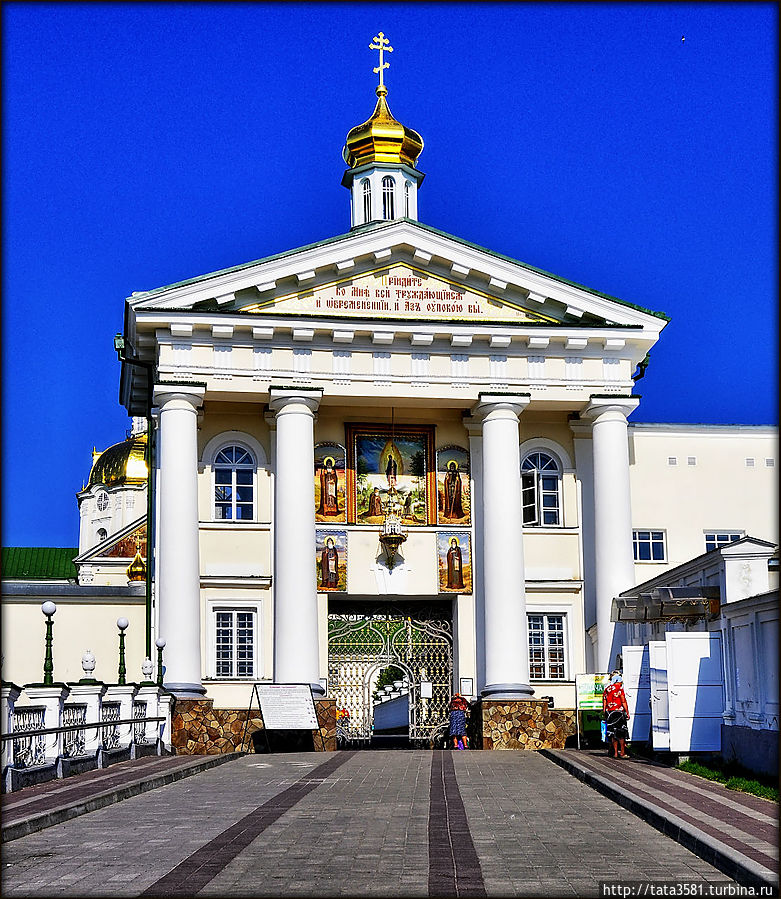 Святые ворота Почаев, Украина