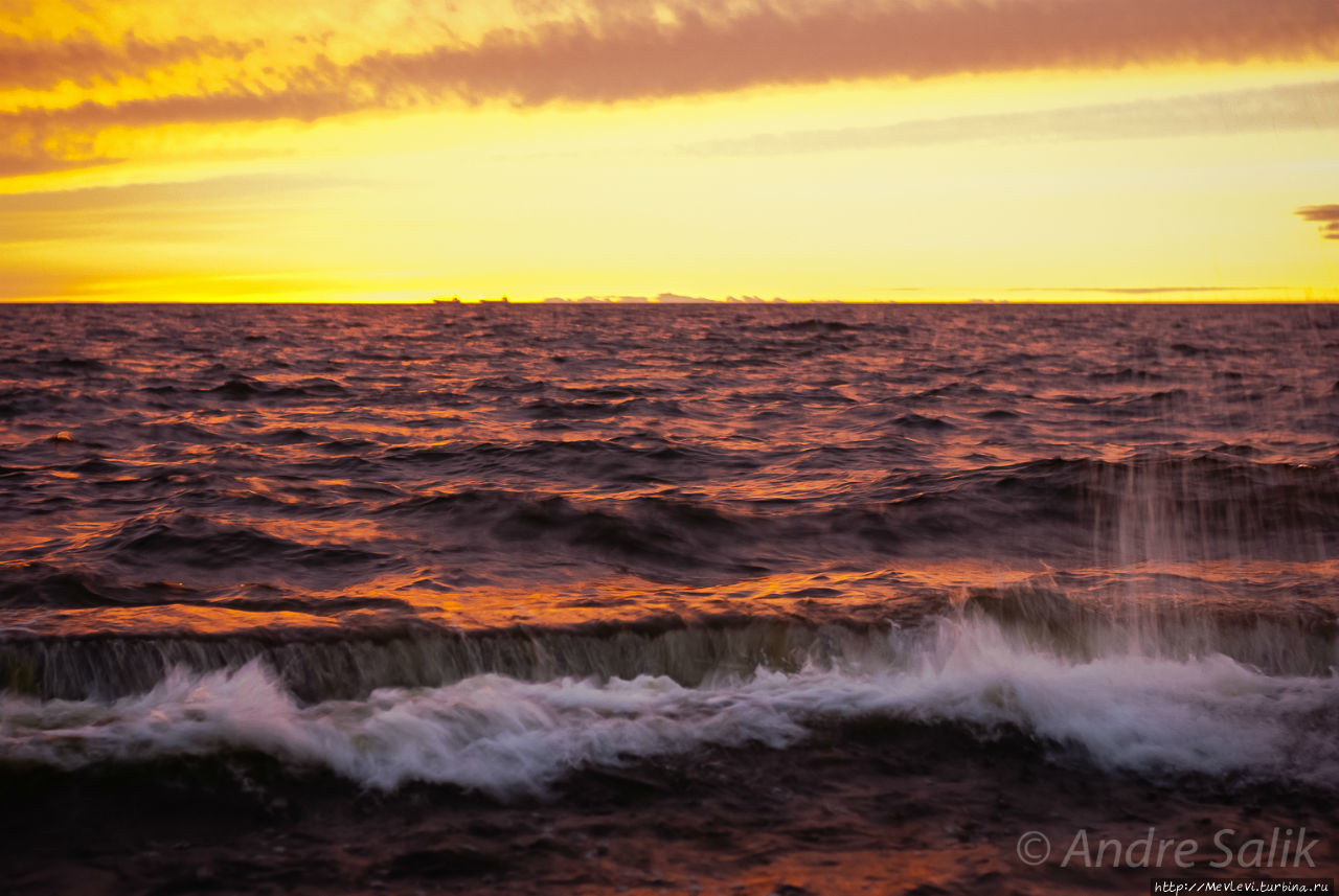Сквозь волну Рига, Латвия