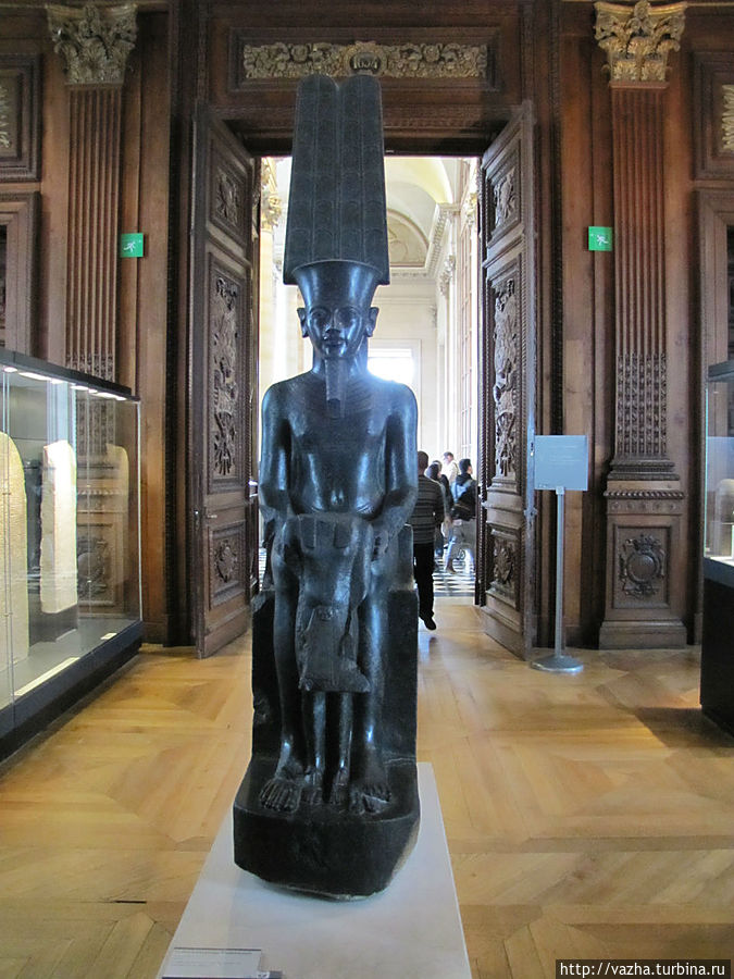 Древне Египецкий жрец Париж, Франция