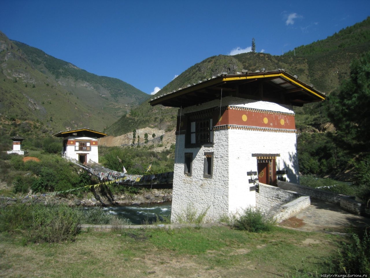 Храм Tamchhog Lhakhang Паро, Бутан