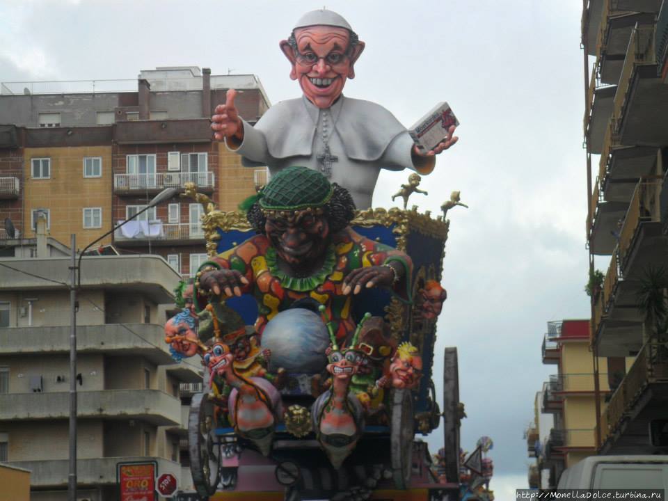 Карнавал в Путиньано в  2012 и в 2014 году Путиньяно, Италия