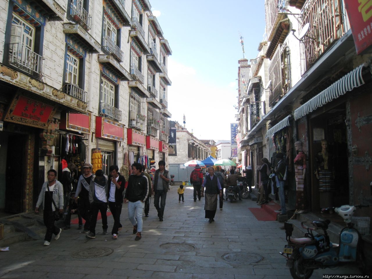 Barkhor Street — Старая часть Лхасы Лхаса, Китай