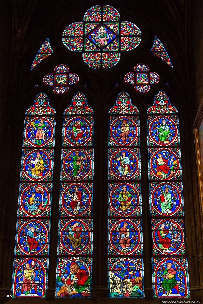 Витраж нотр дама. Витраж нотр дама. Нотердам де пари витражи. Нотердам де пари витражи. Витраж нотр дама.