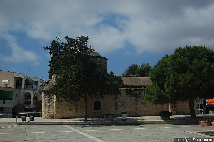 Маленькая церковь 13 века
