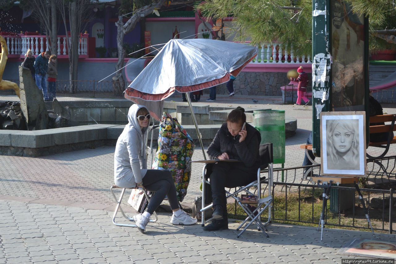 Алушта. Люди на улицах Алушта, Россия