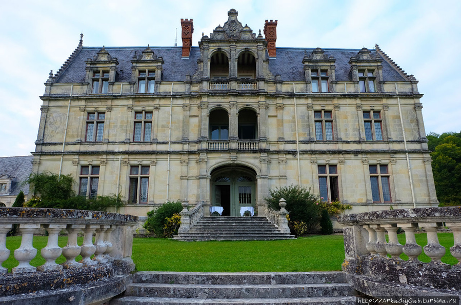 Замок Бурдезьер. Колыбель порока Монтлуи-сюр-Луар, Франция