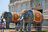 Индуистский храм бога Шивы. У его входа стоят 2 бетонных слона в натуральную величину. Считается, что храм был построен в 1542 г. В 2008 г. храм был реконструирован. Возле него расположена храмовая башня «гопура» высотой 75 м, которая считается самой высокой в мире. Храмовый комплекс также имеет ряд других скульптур