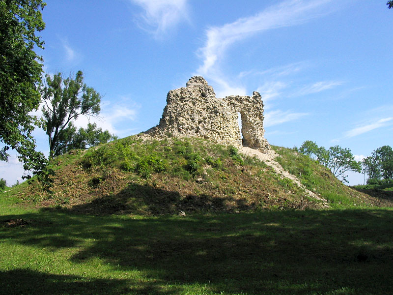 Развалины епископского замка Лихула, Эстония