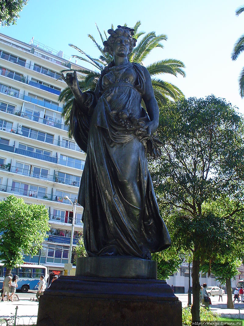 Статуя Осень Вальпараисо, Чили