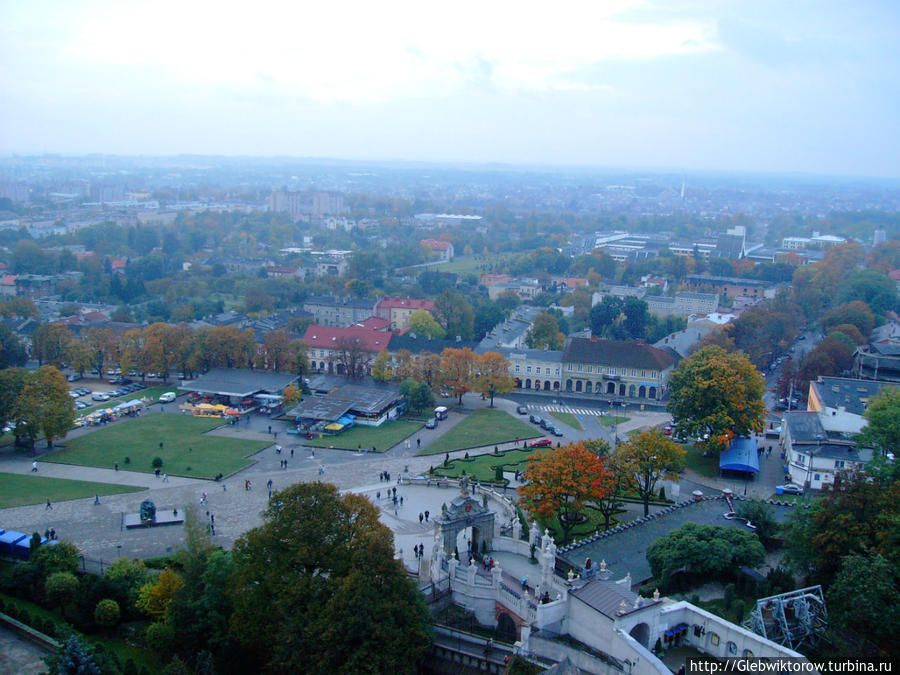 Вид на город с монастырской колокольни Ченстохова, Польша