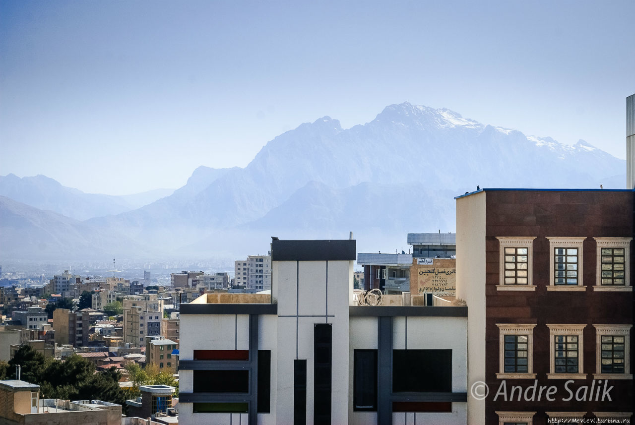 На высоте 2,000 Керманшах, Иран