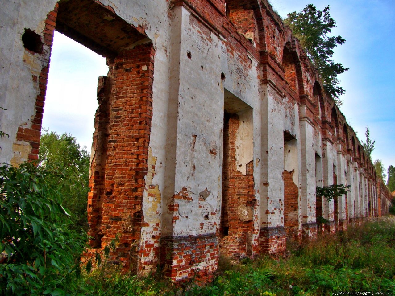 Казармы графа Аракчеева Селищи, Россия