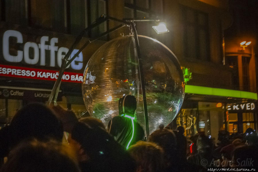 Фестиваль света “Рига сияет” (