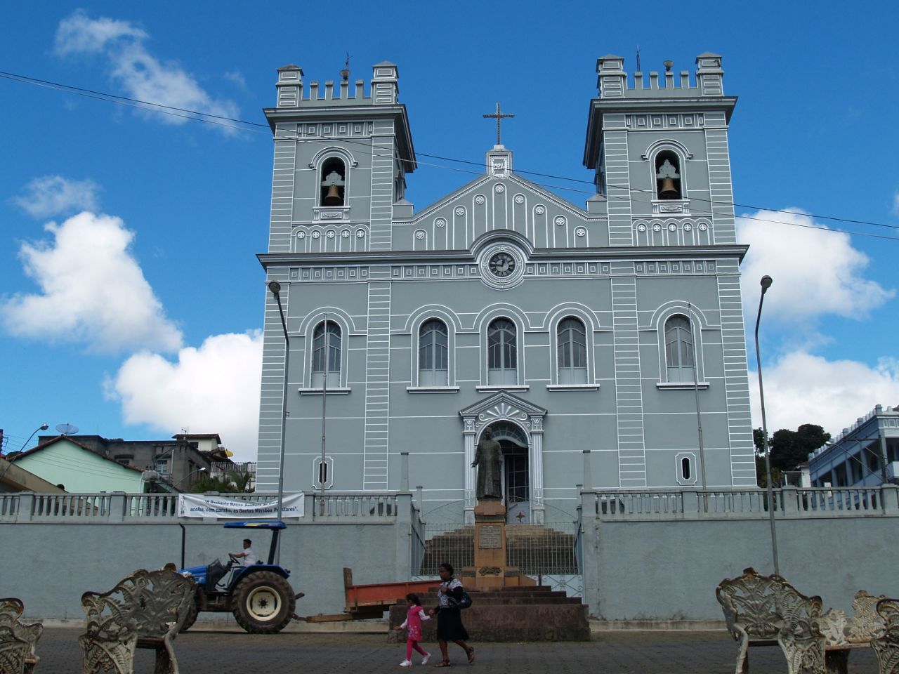 Церковь Св. Богоматери Кармо и её площадь / Igreja Nossa Senhora do Carmo e Praça da Matriz