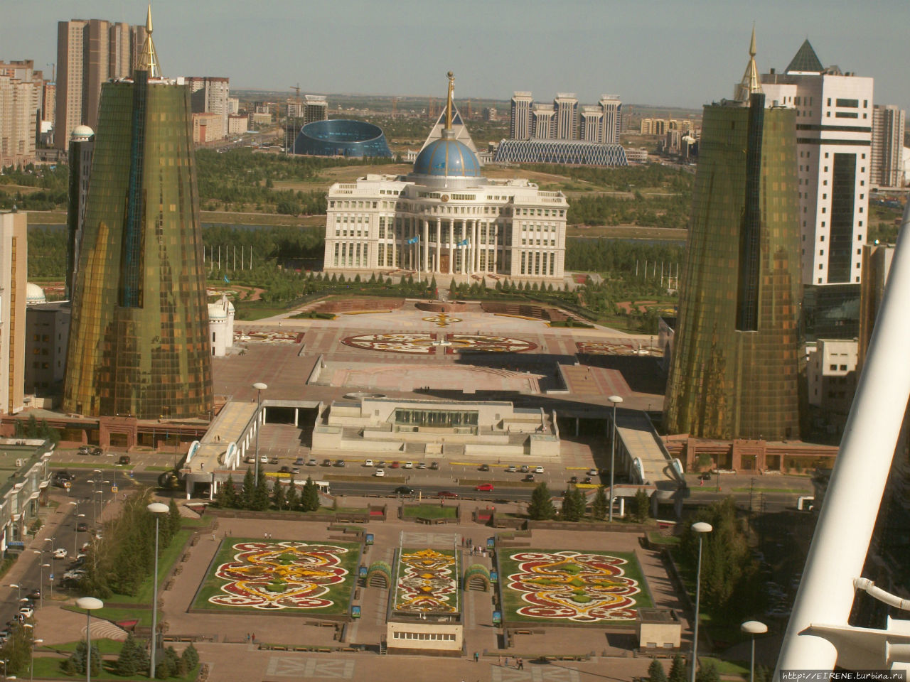 Вид на город с Байтерека Астана, Казахстан