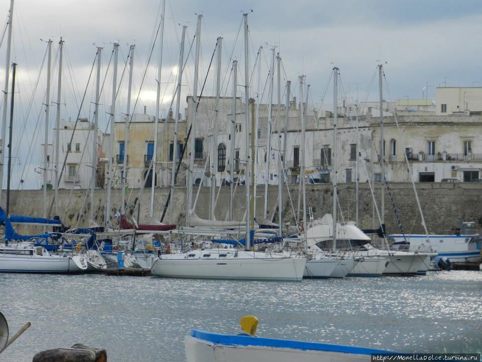 Порт Галлиполи — полуостров Саленто — март 2015 Галлиполи, Италия