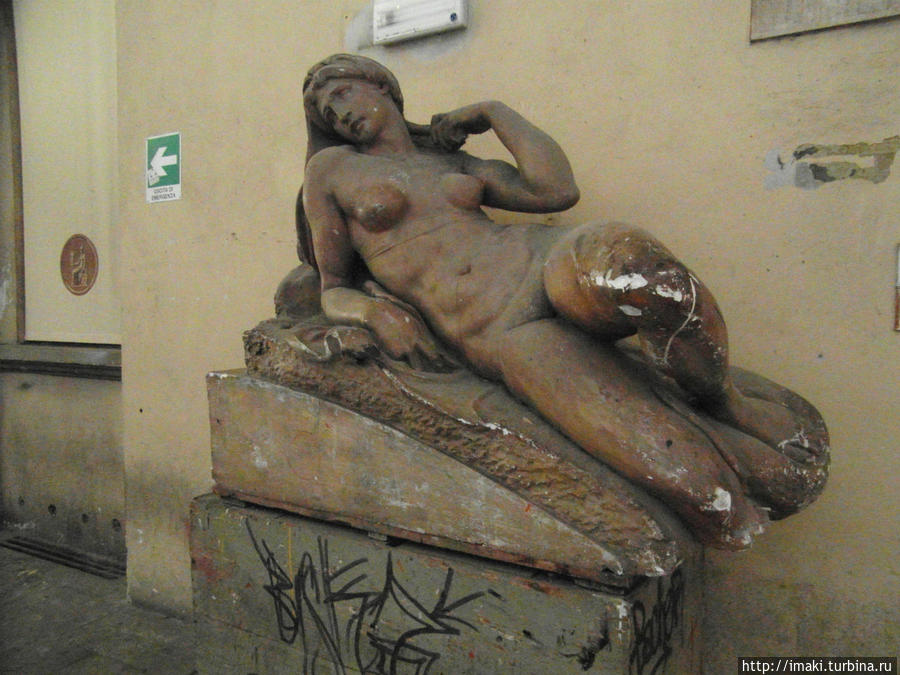 Копия Микеланджело в коридорах академии Брера. Милан, Италия