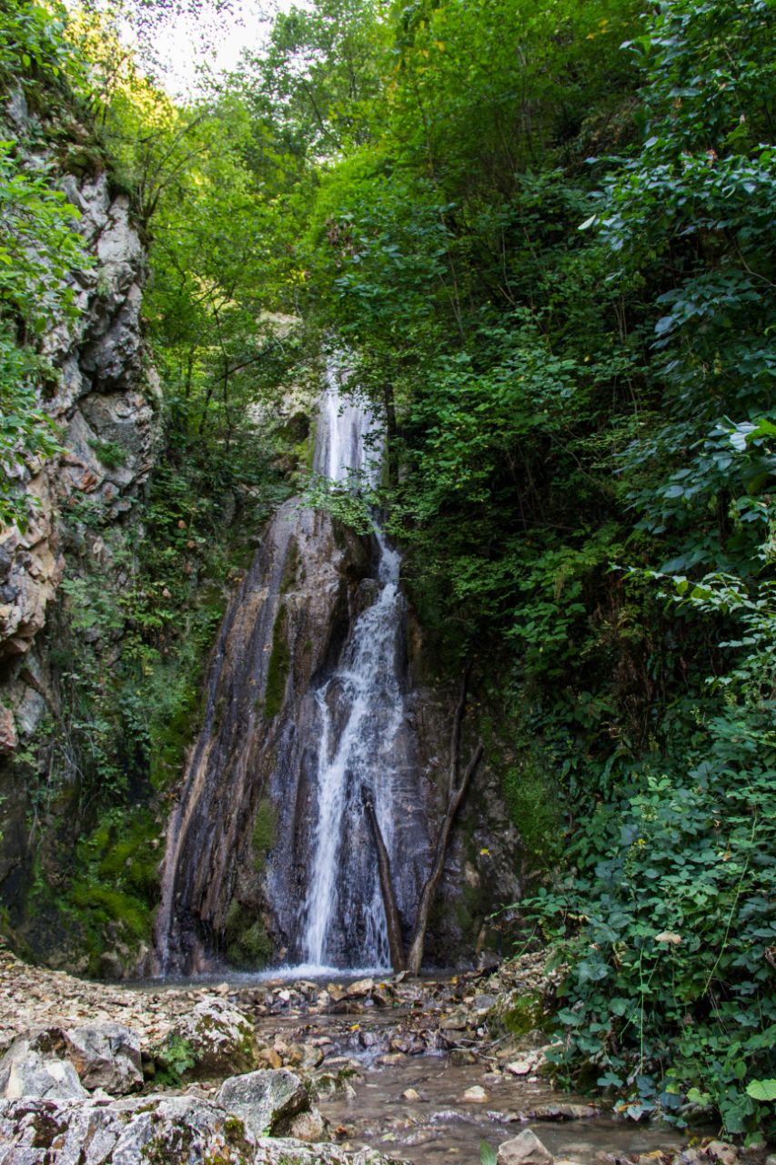 водопад в Амбролаури Амбролаури, Грузия
