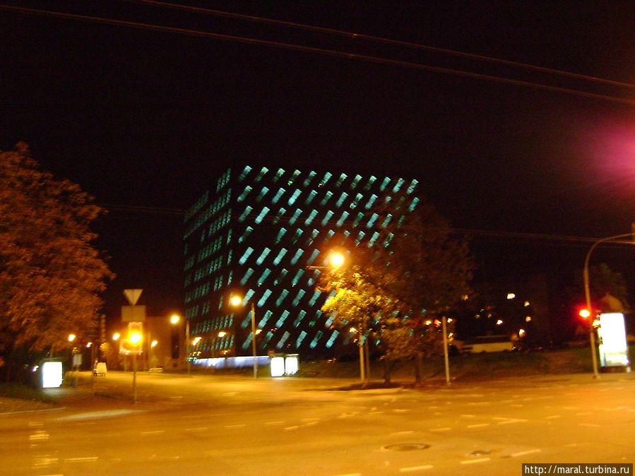 Ночное рандеву на улице Шейминишкю Вильнюс, Литва