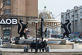 Монумент с указанием расстояния до основных городов Сибири