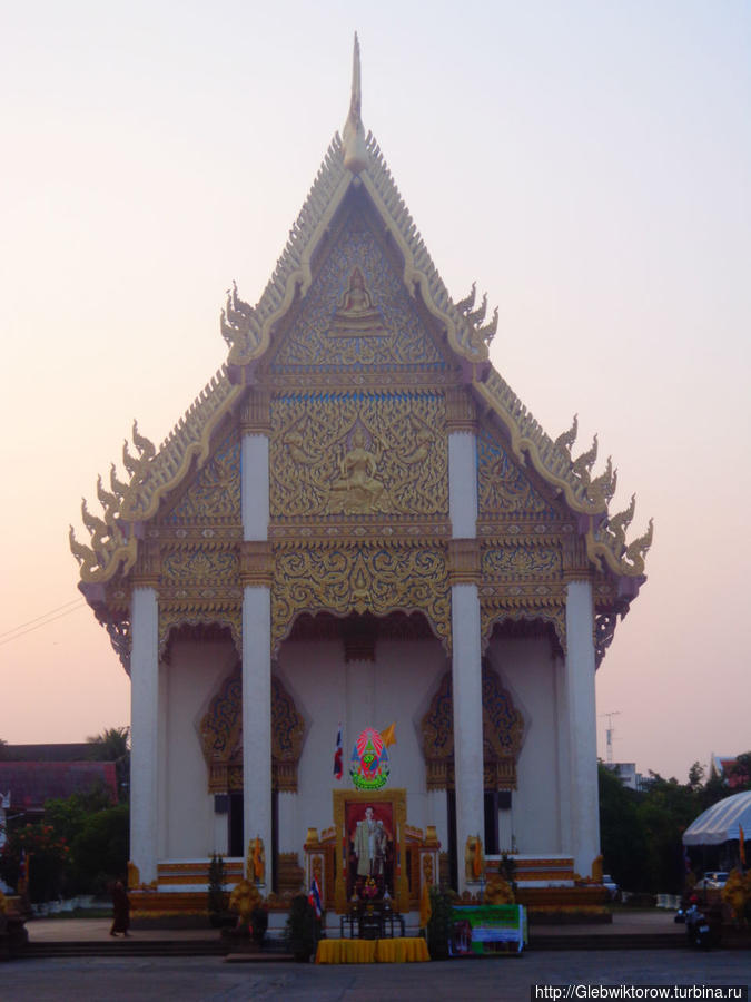 Wat  BuraPharam Сурин, Таиланд