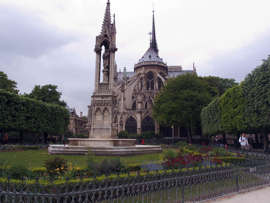 На улице Фигов Париж, Франция