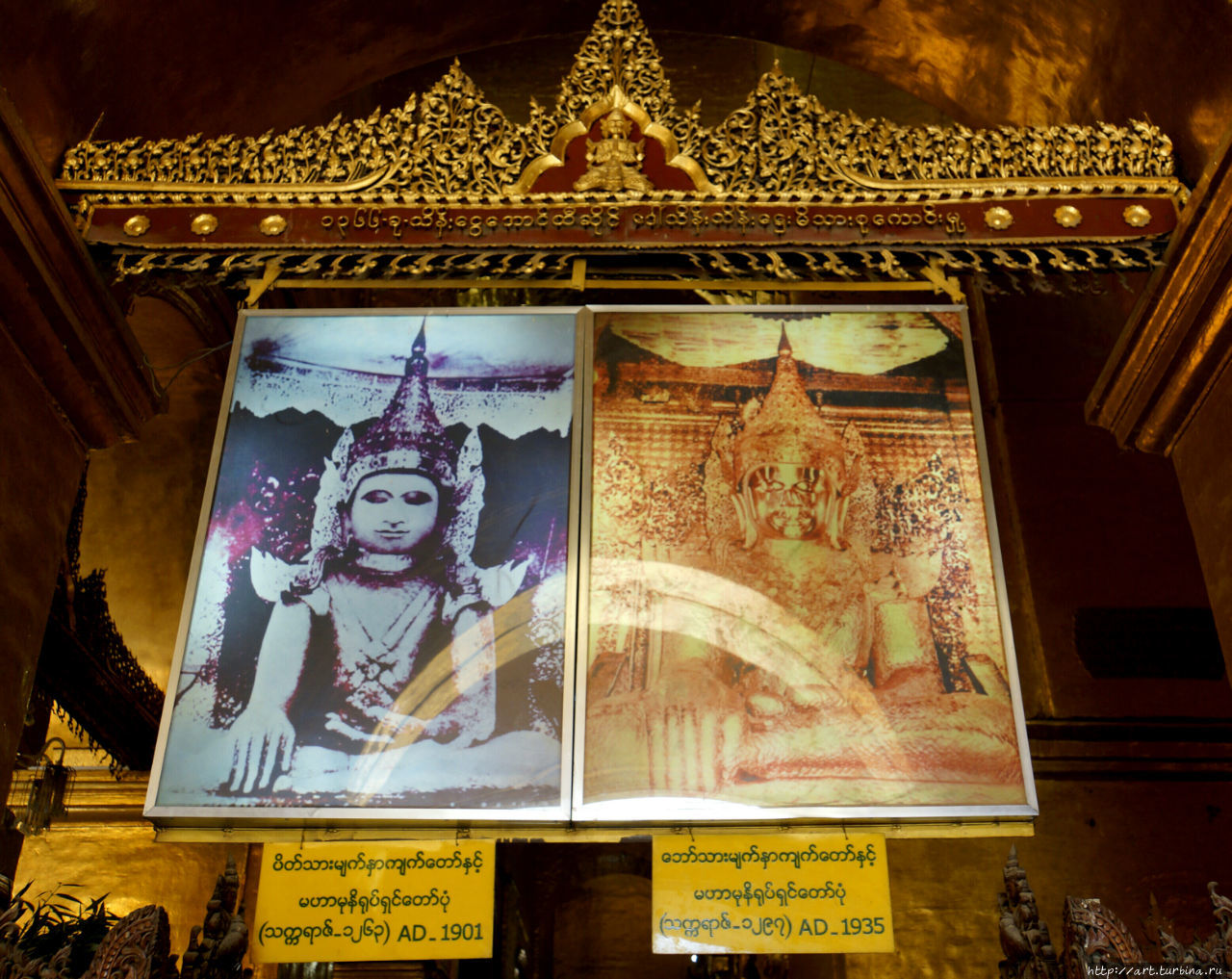 Фотографии в храме показывают, как со временем прирастают золотые одежды Будды. Мандалай, Мьянма