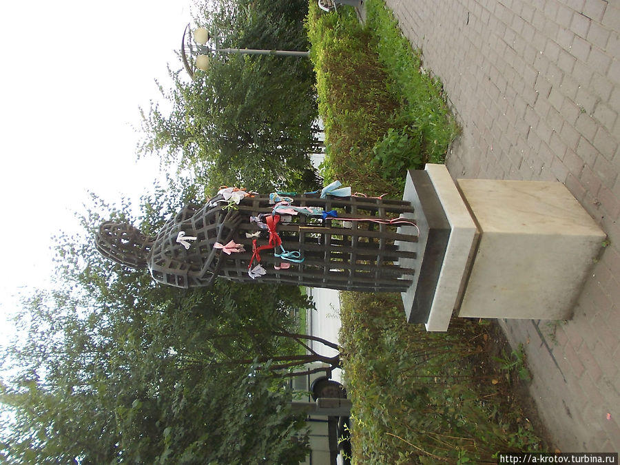 статуя беременной женщины Томск, Россия