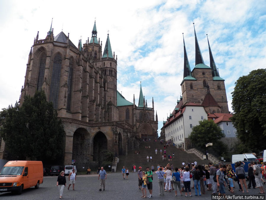 Город знаменит двумя храмами — Эрфуртским собором и Северикирхе (церковь Св. Севера) Эрфурт, Германия