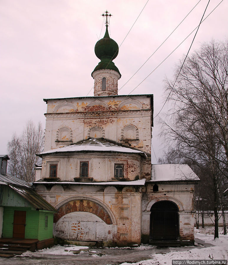 Владимирская надвратная церковь Великий Устюг, Россия