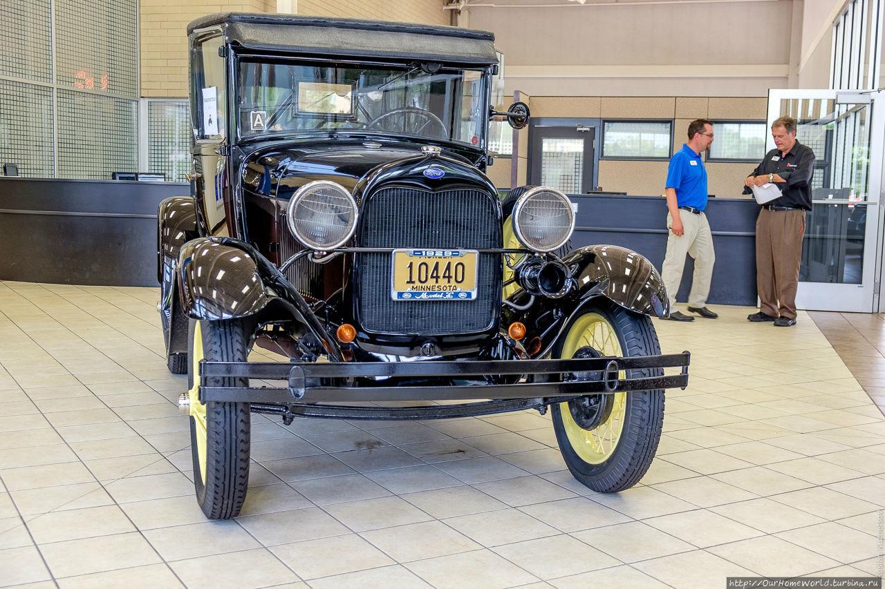 9. Знаменитый прародитель всех фордов — Модель «А», 1927 год. Удивительно, как далеко, и в тоже время недалеко мы ушли в автомобилестроении за такой сравнительно большой отрезок времени. Миннеаполис, CША
