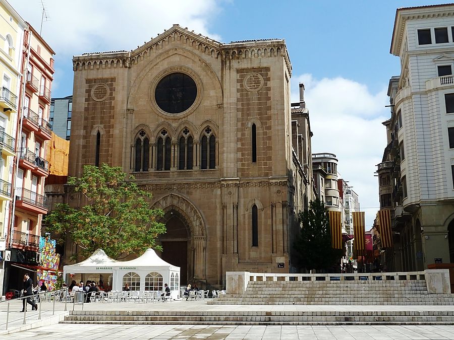 Plaza de Sant Joan y Iglesia de Sant Joan Лерида, Испания