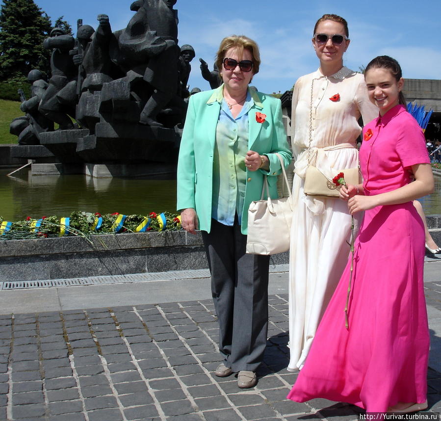 Многие в качестве символа Победы предпочитают алый мак Киев, Украина