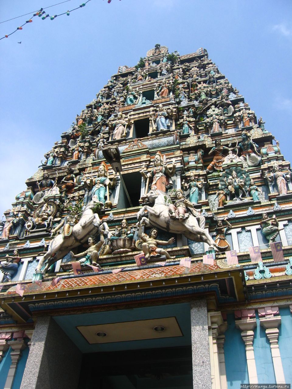Храм Шри Махамариамман