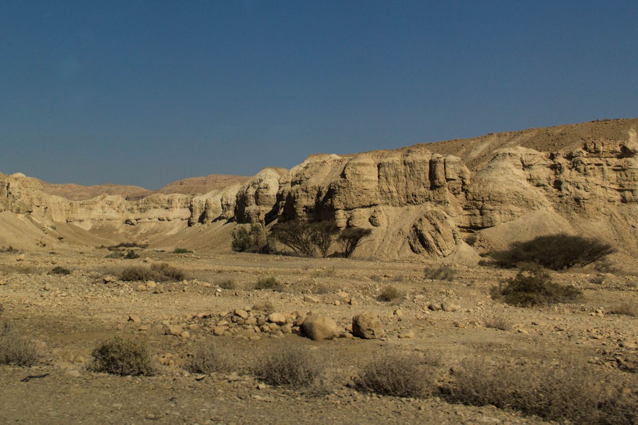 Иудейская пустыня из окна автомобиля Иудейская пустыня, Израиль