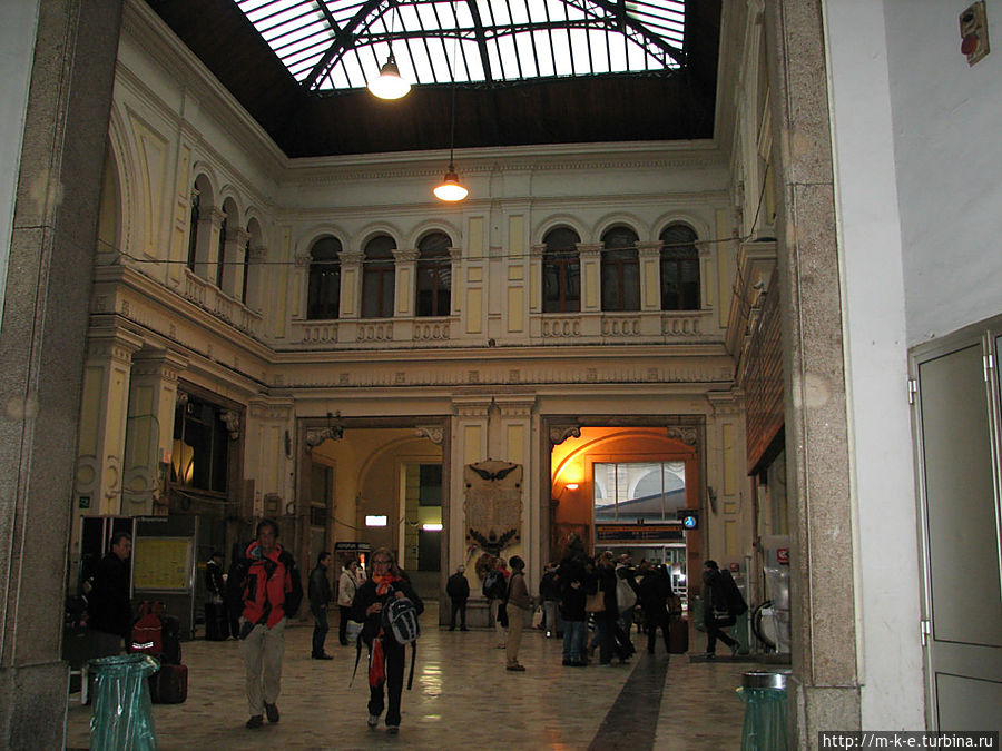 Вокзал Генуя, Италия