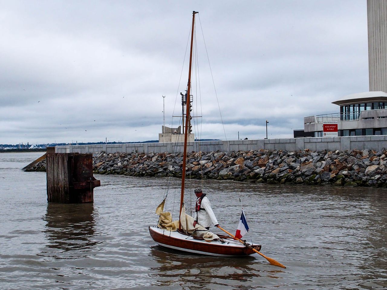 Онфлёр. Цветущий в устье Сены Онфлёр, Франция Онфлёр. Цветущий в устье Сены Онфлёр, Франция