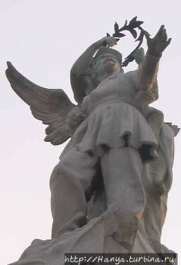 Памятник сынам Кале. Крылатая богиня Славы возлагает венок на голову капитана Луи Дутерта. Фото из интернета Кале, Франция