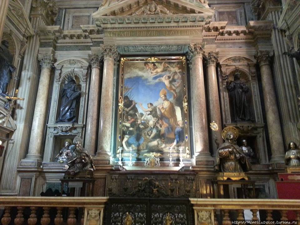 Неаполь:Базилика  Каттэдралэ Санта Мария Ассунта