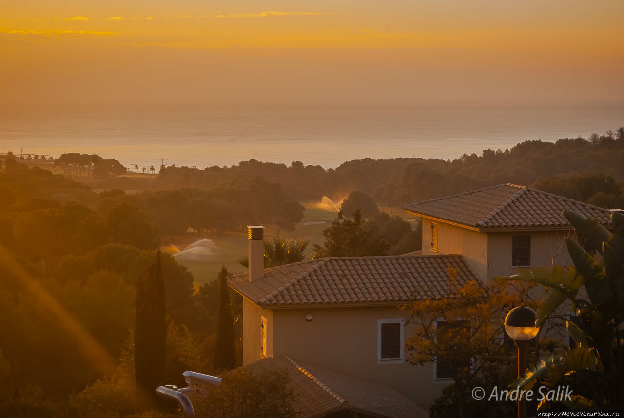 Февральское утро на Средиземном Ситжес, Испания