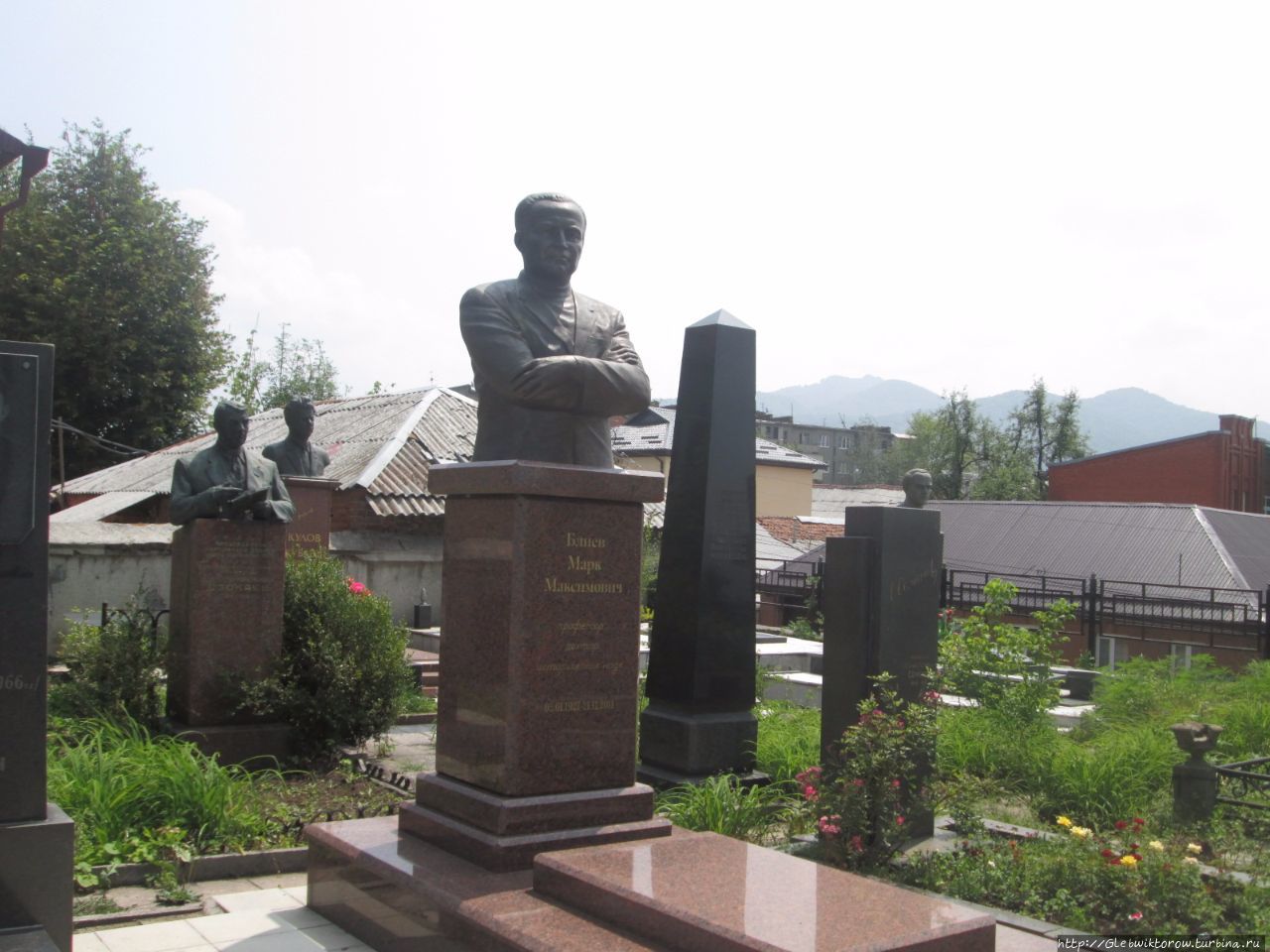 Еврейское кладбище (владикавказ). Кладбище владикавказ. Восточное кладбище владикавказ. Аллея славы владикавказ. Гизельское кладбище.