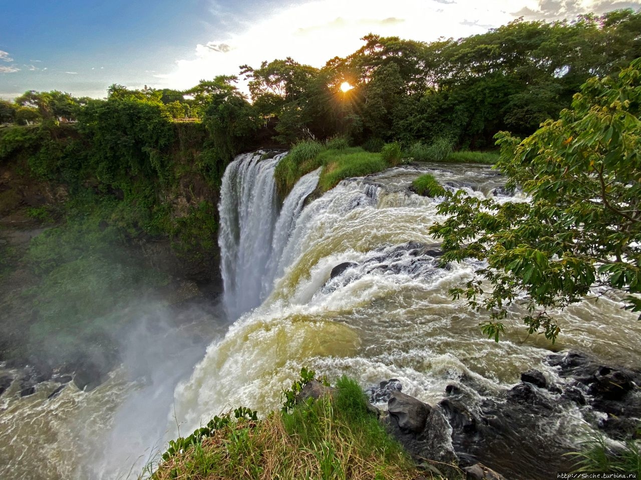 Водопад Эйипантла Сальто-де-Эйипантла, Мексика