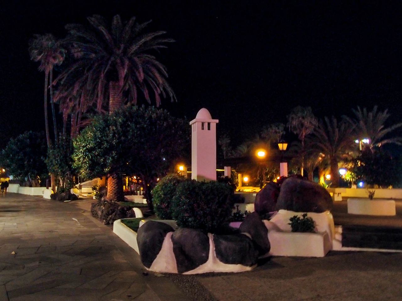 Слишком темно, феерически ярко Пуэрто-де-ла-Крус, остров Тенерифе, Испания