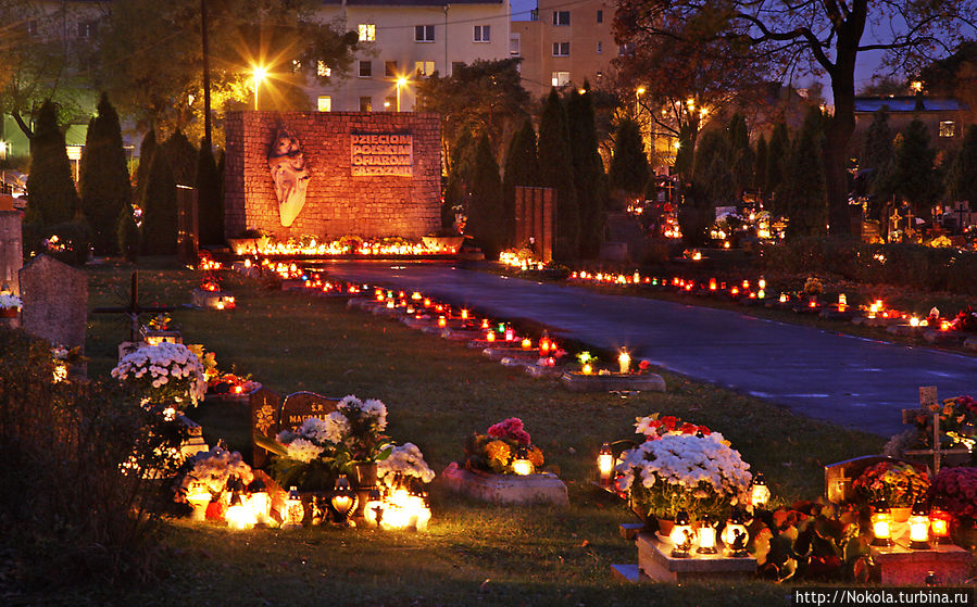 Праздник Всех Святых в Польше Торунь, Польша